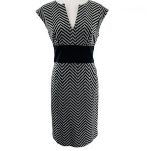 Trina Turk Black Gray Chevron Sleeveless Banded Waist Sheath Dress